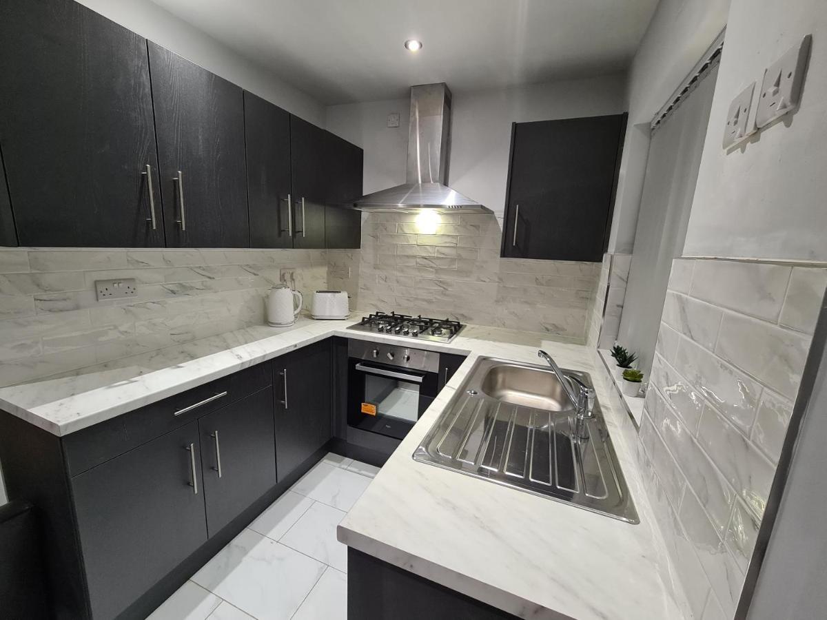 Whole House - 4 Bedrooms - Parking - Sleeps 8 Birmingham Exteriér fotografie